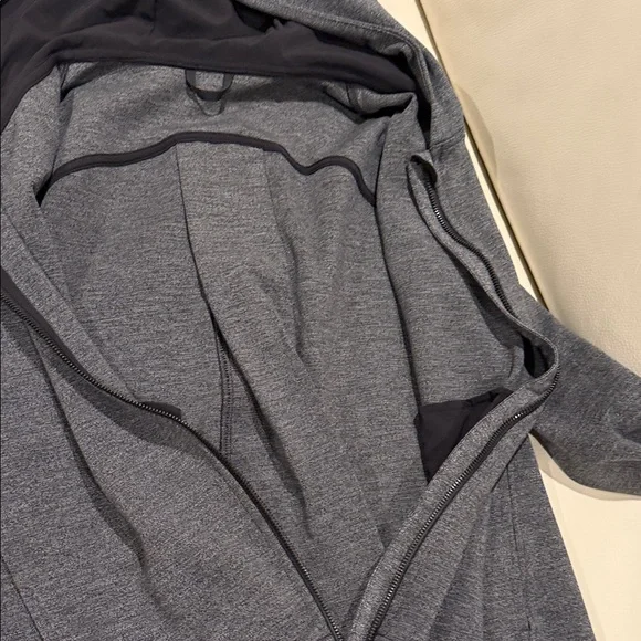 lululemon athletica Men’s Dark Gray Hooded Zip Cardigan - Picture 12 of 13